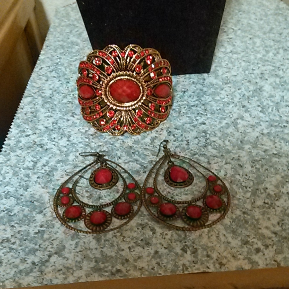 Bracelet & Earrings